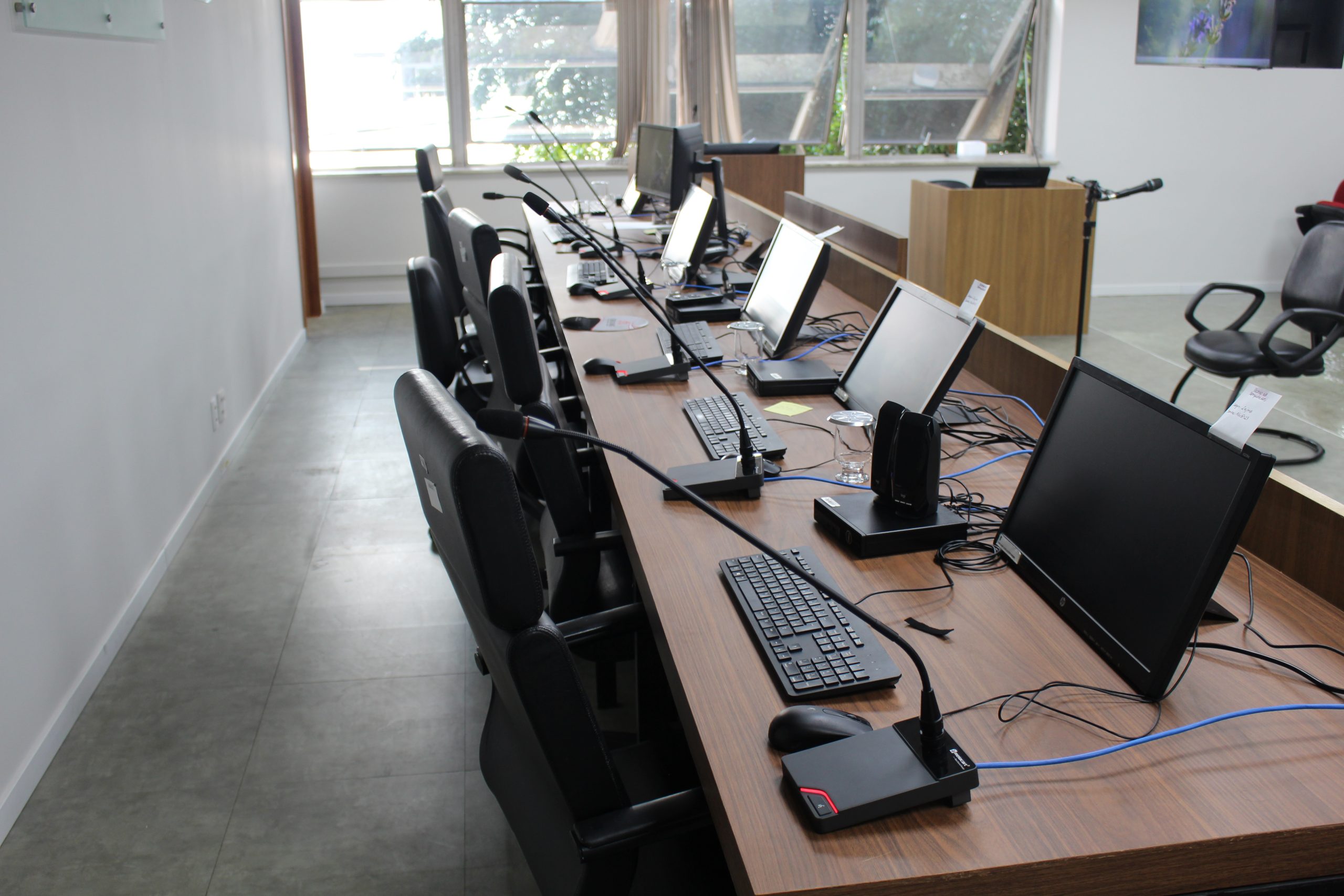 TJMMG entrega primeira sala de audiências de 1ª Instância reformada e totalmente modernizada