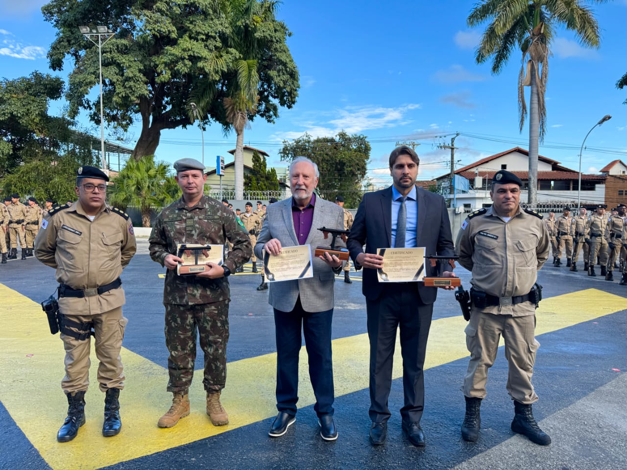 Juiz da 1ª Instância do TJMMG recebe homenagem e profere palestra na PMMG