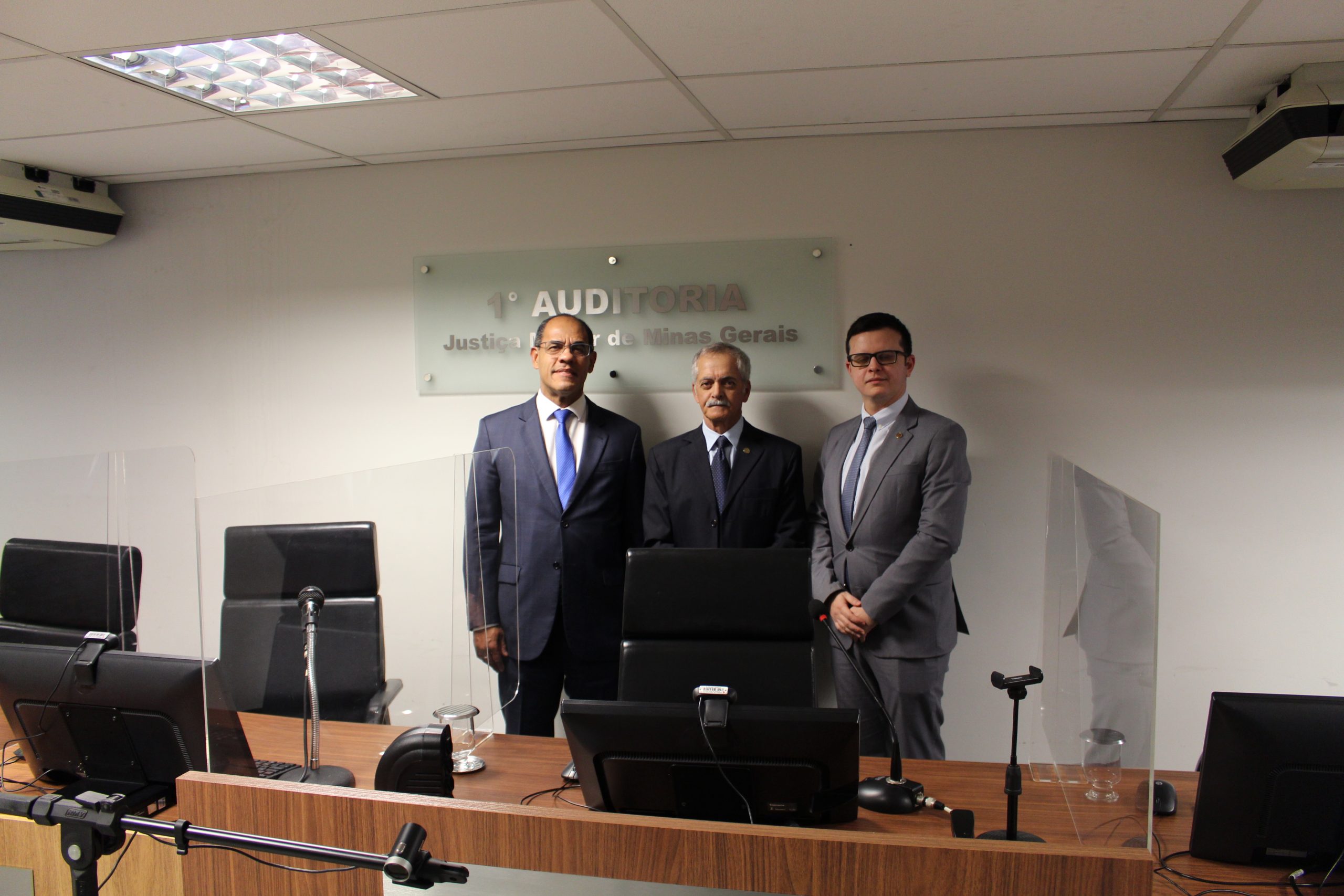 Corregedoria realiza correição ordinária parcial na 1ª AJME e na Central de Distribuição