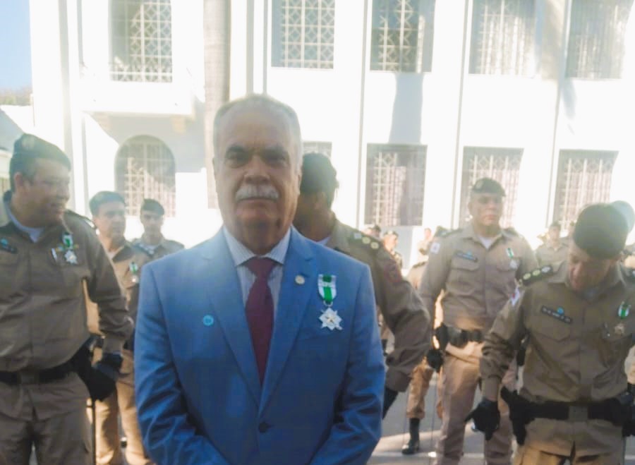 Desembargador do TJMMG é homenageado nos 50 anos da EFO