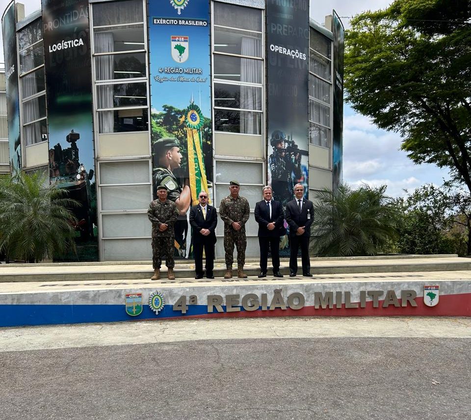 Presidente do TJMMG participa de visita institucional ao Exército Brasileiro