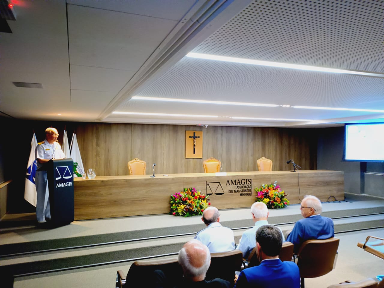 Painéis e palestra encerram seminário “Diálogos entre Justiças”