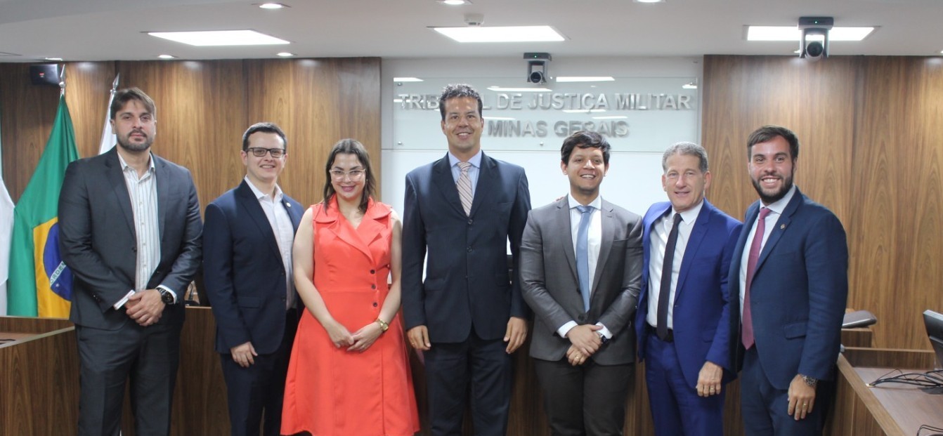 Escola Judicial Militar promove capacitação para uso do software MinutaIA