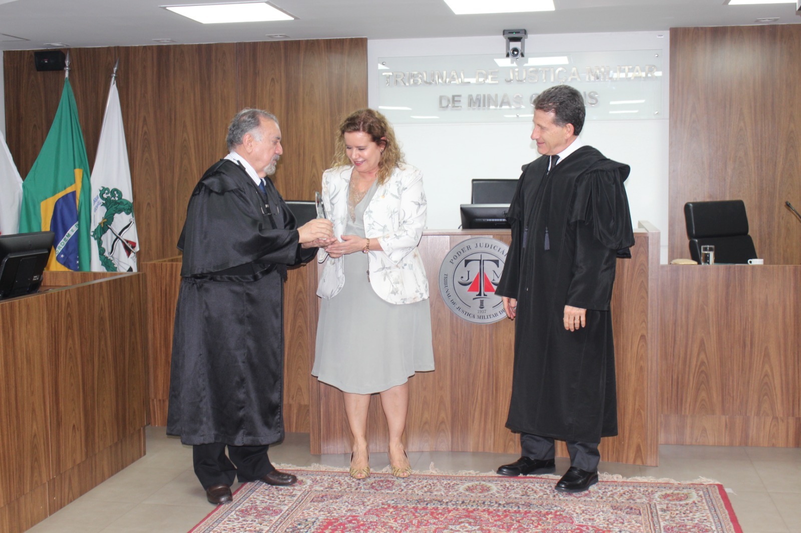 TJMMG homenageia personalidades com a Comenda do Mérito Acadêmico